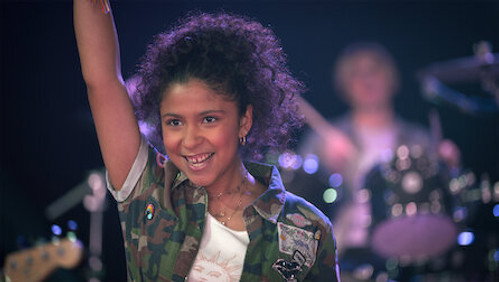 Julie and the Phantoms: 1×2