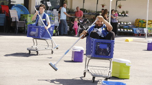 Superstore: Uma Loja de Inconveniências: 1×1