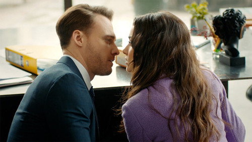 Love Is In The Air: 1×32