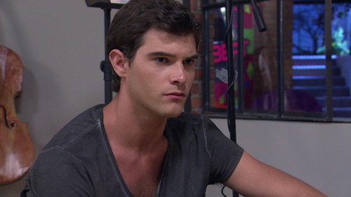 Violetta: 2×63