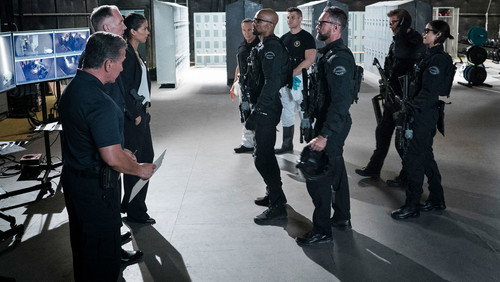 S.W.A.T.: 1×2