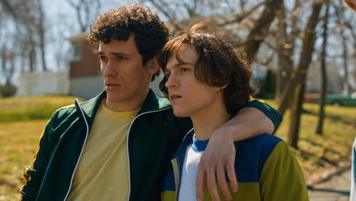 Entre Estranhos: 1×1