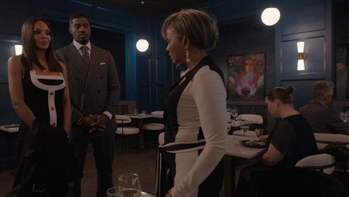 Beauty in Black: 2×4