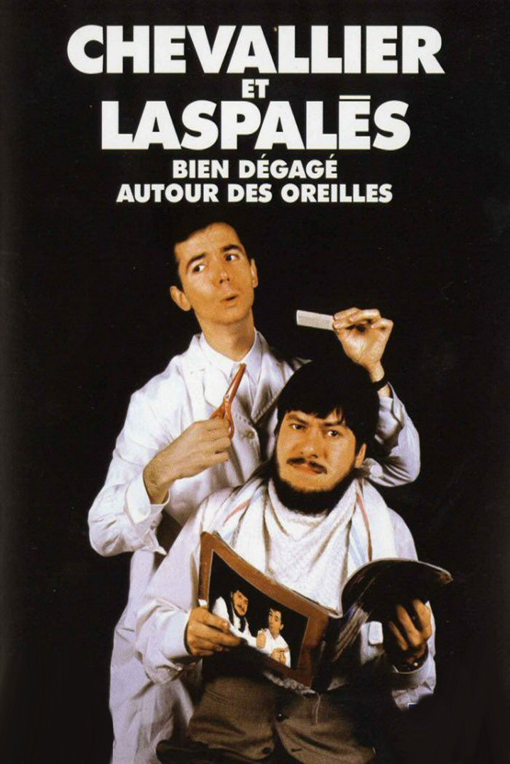 Bien dégagé autour des oreilles... s'il vous plait!