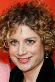 Photo of Sara Bernstein
