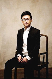 Photo of Zhenyu Jiang