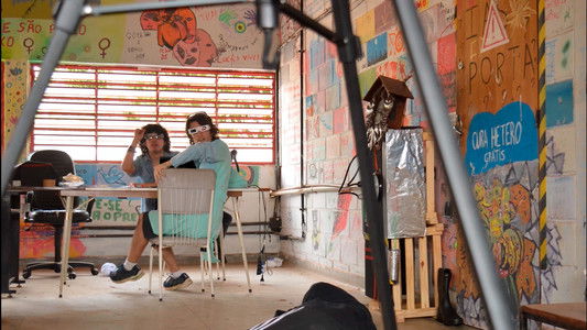 Quadros Remanescentes: Tony e a Paralisia do Futuro