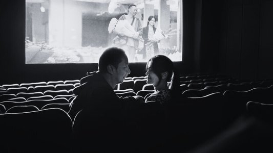 Jatuh Cinta Seperti di Film-Film