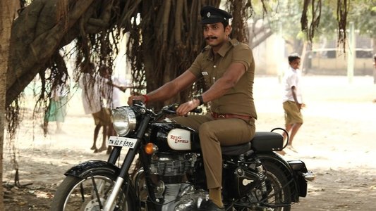 நாலு போலீஸும் நல்லா இருந்த ஊரும்