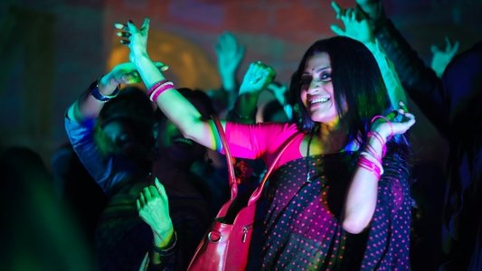 डॉली किट्टी और वो चमकते सितारे