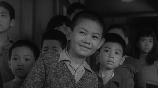 母を求める子等