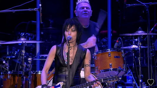 Joan Jett & The Blackhearts LIVE - Chicago, IL 2015