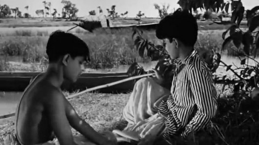 বাড়ী থেকে পালিয়ে