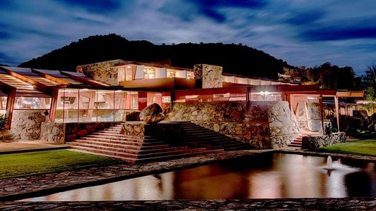 Frank Lloyd Wright – Der Phoenix aus der Asche