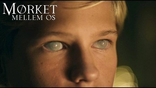 Mørket mellem os