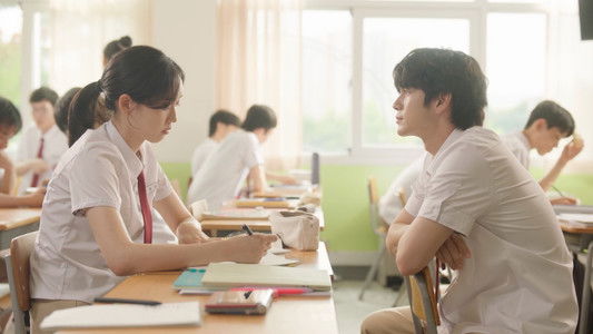 러브 : 트랙  - 첫사랑은 줄이어폰