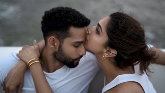 गहराइयाँ