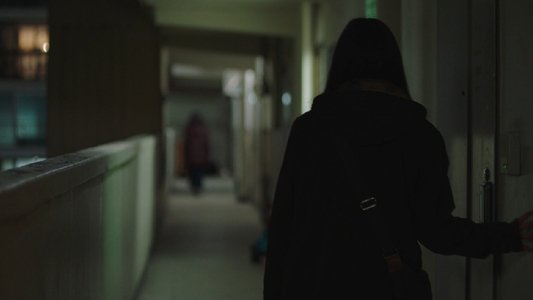 같은 속옷을 입는 두 여자