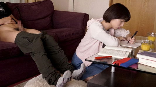 勃起をさせて笑みを浮かべる。痴女っ子優等生。かな まなかかな