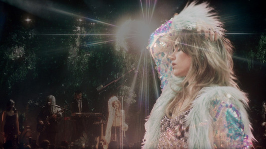 Suki Waterhouse Presents The Sparklemuffin Tour (Live From Brooklyn Paramount)