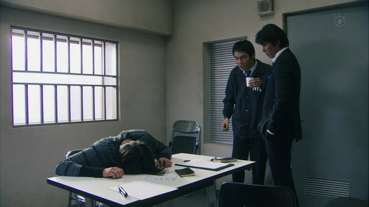 係長 青島俊作 THE MOBILE 事件は取調室で起きている!
