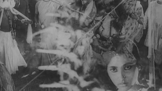 যুক্তি তক্কো আর গপ্পো