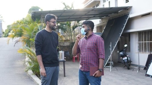 മുകുന്ദന്‍ ഉണ്ണി അസോസിയേറ്റ്സ്™