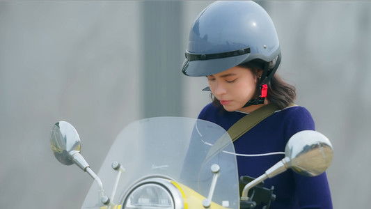 รัก ปาก แข็ง