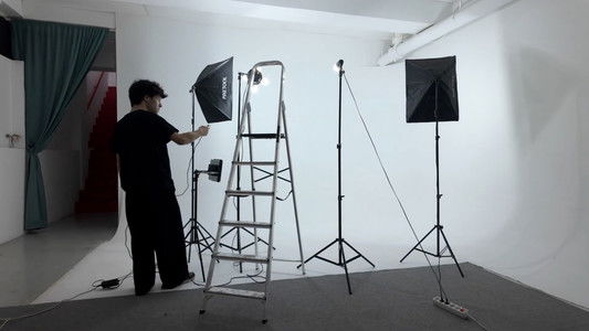 una colección de videos creando por tenerte cerca