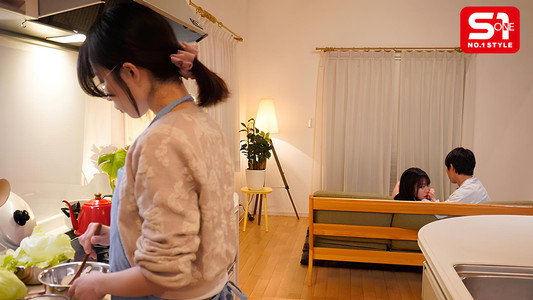 押しに弱すぎる彼女の巨乳妹とこっそりハメて僕のチ●ポに沼らせて敏感即イキ早漏体質に仕上げた
