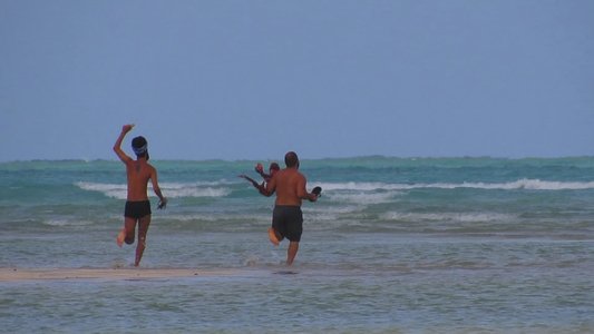 Lá e de Volta Outra Vez