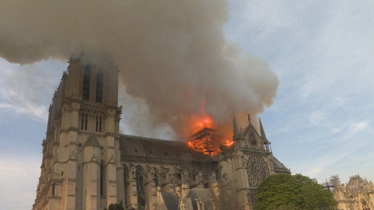 Notre-Dame: Race Against the Inferno