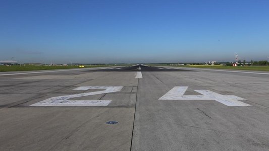 Runway 06-24