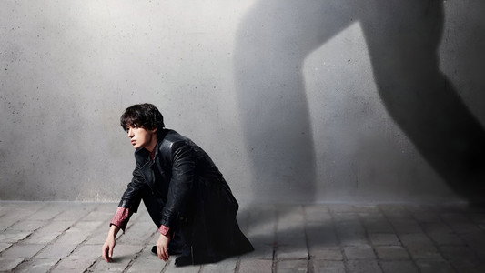 모두가 자신의 무가치함과 싸우고 있다