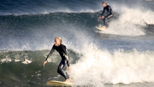 Gauchos del mar: Surfeando el pacífico Americano