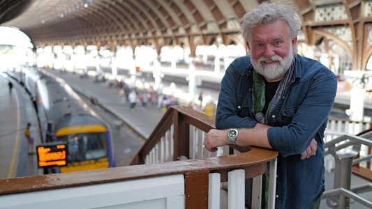 Britain's Favourite Railway Stations with Si King