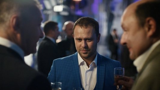 Тёмная лошадка