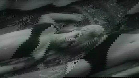 راقصة على الجراح