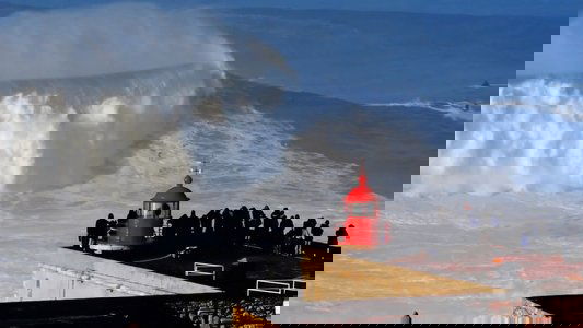 Die perfekte Welle: Big-Wave-Surfen in Portugal