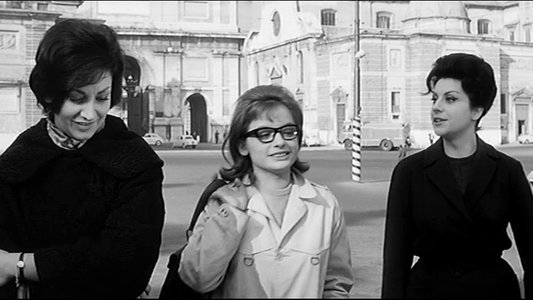 Maurizio, Peppino e le indossatrici