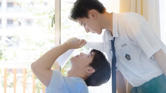某某