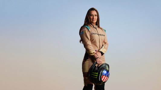 Sara Price: Chasing Dakar