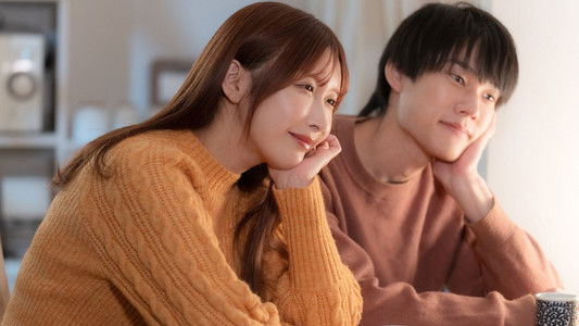 むっちり未亡人　暴かれた秘め事