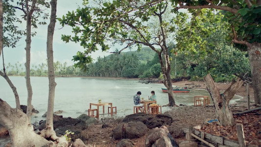 ที่สามของเธอ