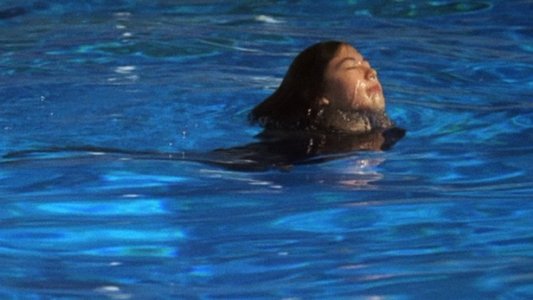 水の中の八月