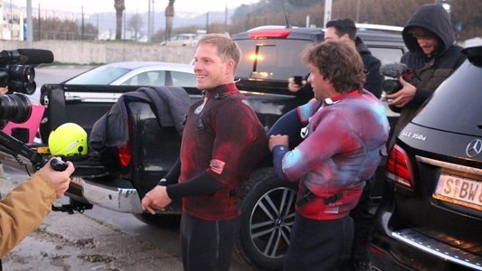 Die perfekte Welle: Big-Wave-Surfen in Portugal