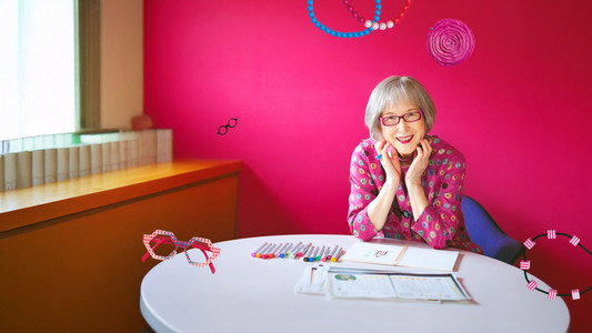 カラフルな魔女 ～角野栄子の物語が生まれる暮らし～