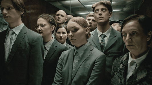 Kur saulīte nakti guļ?