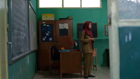 MENCERDASKAN KEHIDUPAN BANGSA