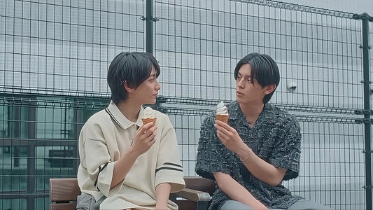 席替えしたら、どうやら後ろの男が俺のこと好きらしい
